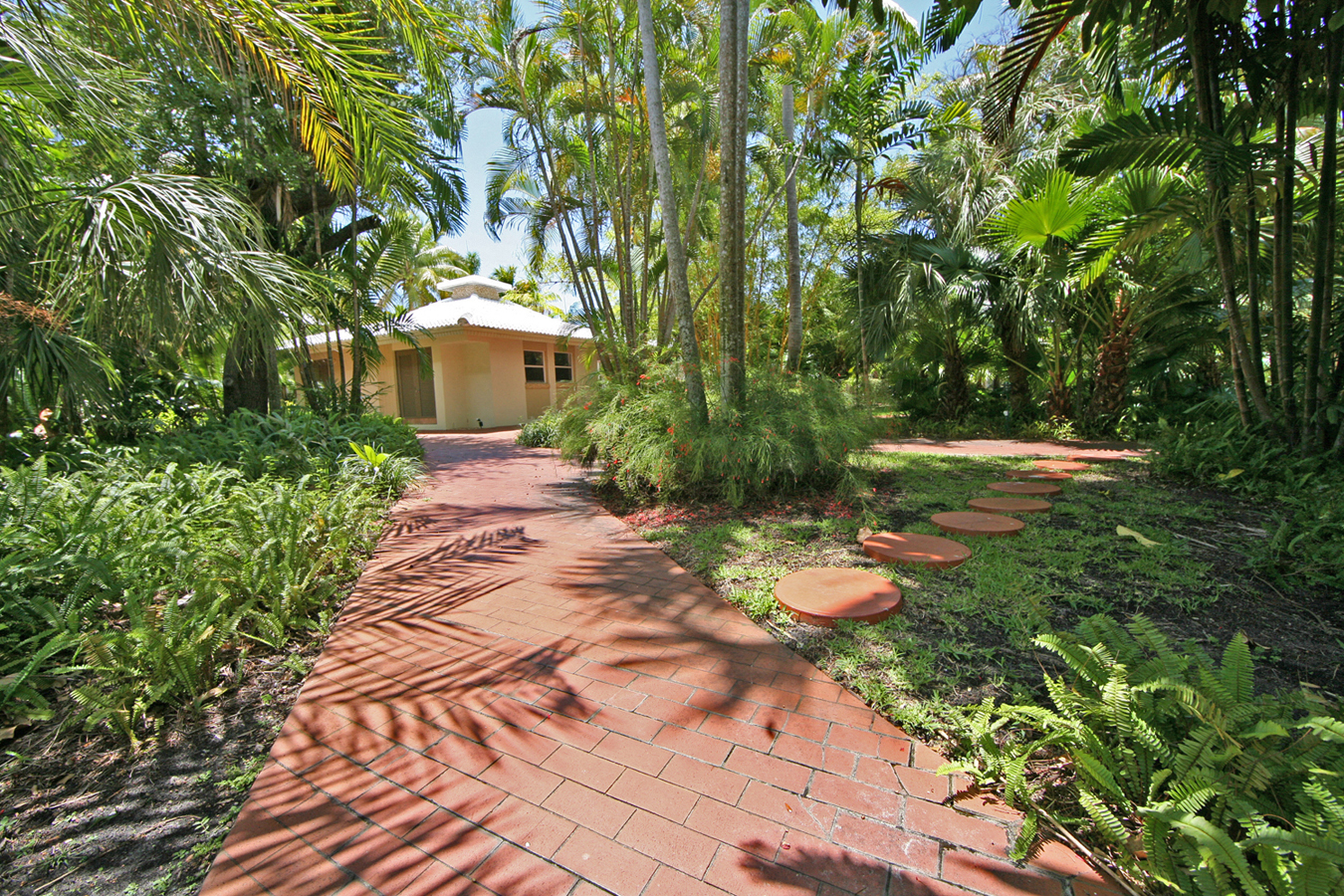 Cabana Building